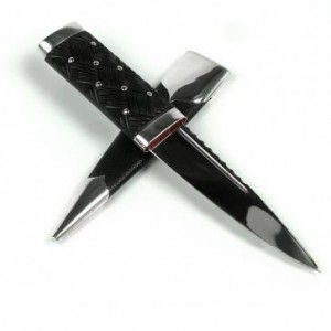 http://www.pipebandwear.biz/610-791-thickbox/traditional-scottish-skean-dhu-or-sgian-dubh-knife.jpg