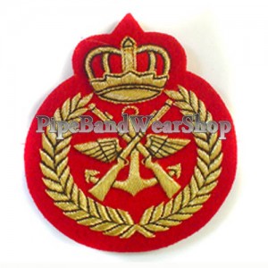 http://www.pipebandwear.biz/800-982-thickbox/kuwait-army-crest-small-badge.jpg