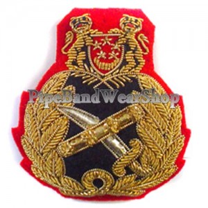 http://www.pipebandwear.biz/942-1120-thickbox/singapore-general-cap-badge.jpg